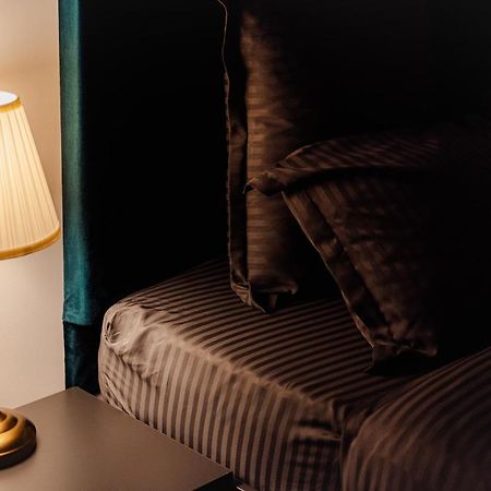 New Luxury City Center Studio Bukares Bagian luar foto