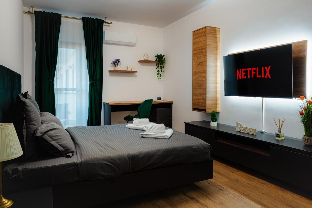 New Luxury City Center Studio Bukares Bagian luar foto